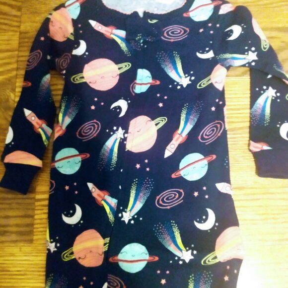 Baby girls size 6-9 months Simply Carter's sleeper - Picture 5 of 7